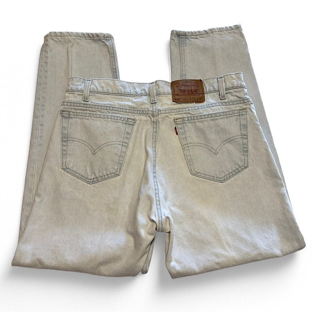 VTG Levi’s 550 Light Wash Jeans 36 x 30 USA Made Tapered Dad Fit Grunge Denim